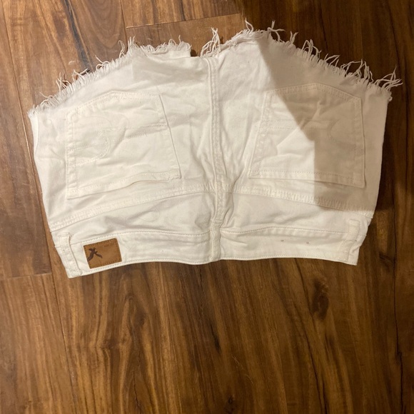 American Eagle Shorts - Picture 2 of 4